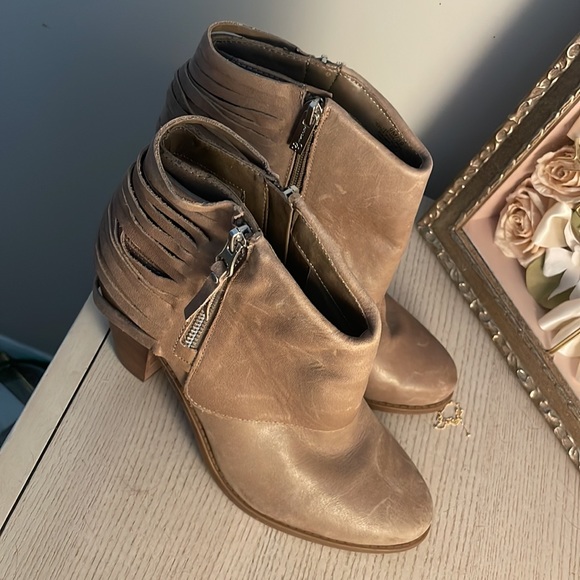 Jessica Simpson booties - Picture 4 of 4